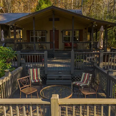 Riverzen, A Toccoa River Retreat